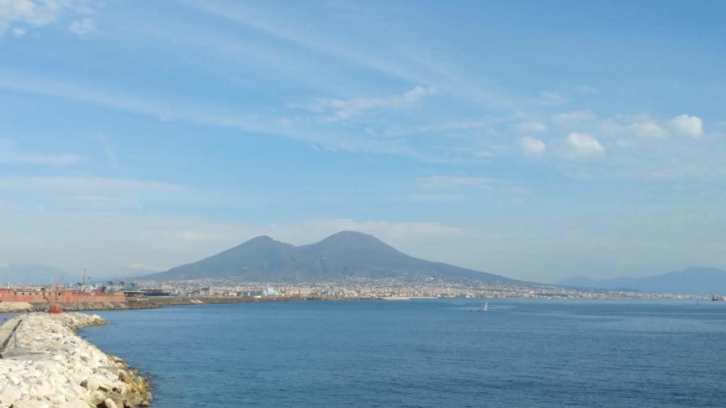 Vesuvio visto da Napoli